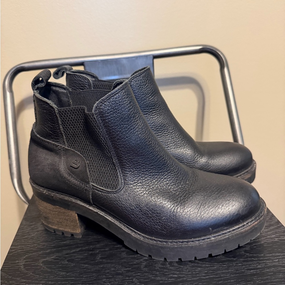 Bullboxer Black Leather Lug Sole Chelsea Boots Size 8